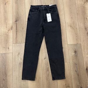 Stradivarius slim fit MOM jeans in washed black - 8